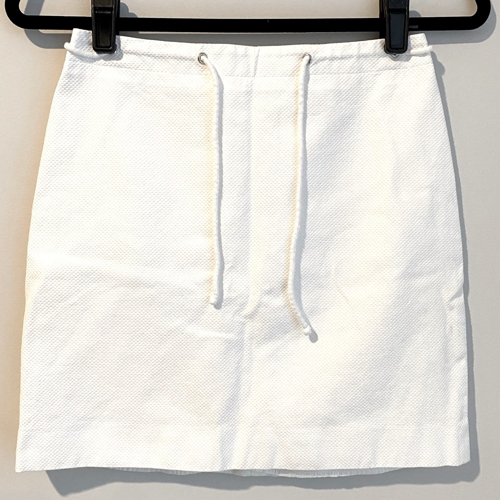 (NWOT) MICHAEL KORS VINTAGE White Mini Skirt with Tors, Size 3